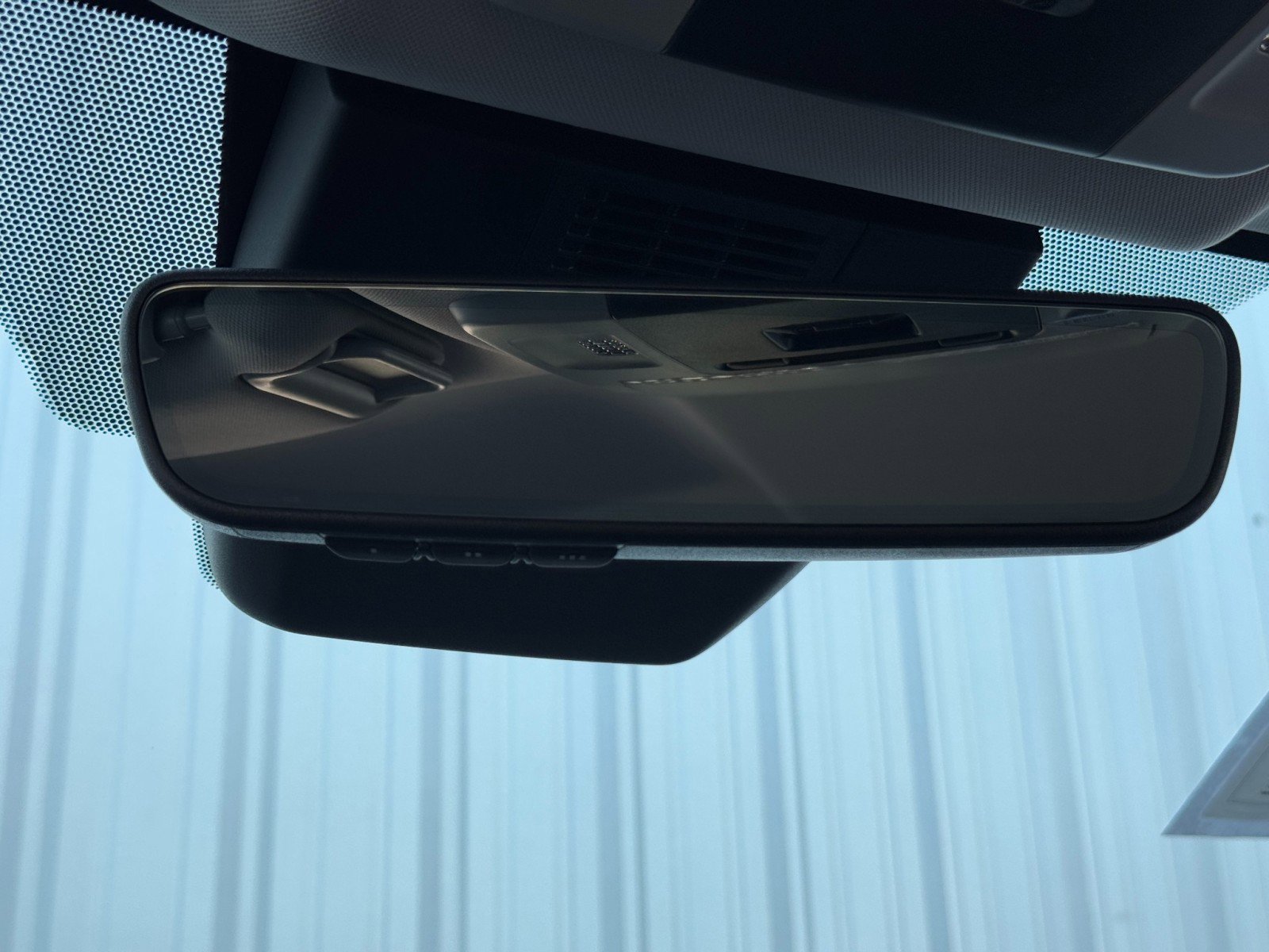 Used 2025 Toyota Camry LE w/ Convenience Package image 30