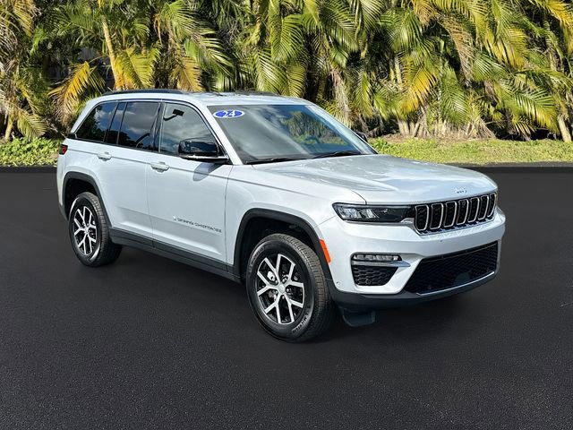 Used 2024 Jeep Grand Cherokee Limited w/ Luxury Tech Group II AWD/4WD image 2