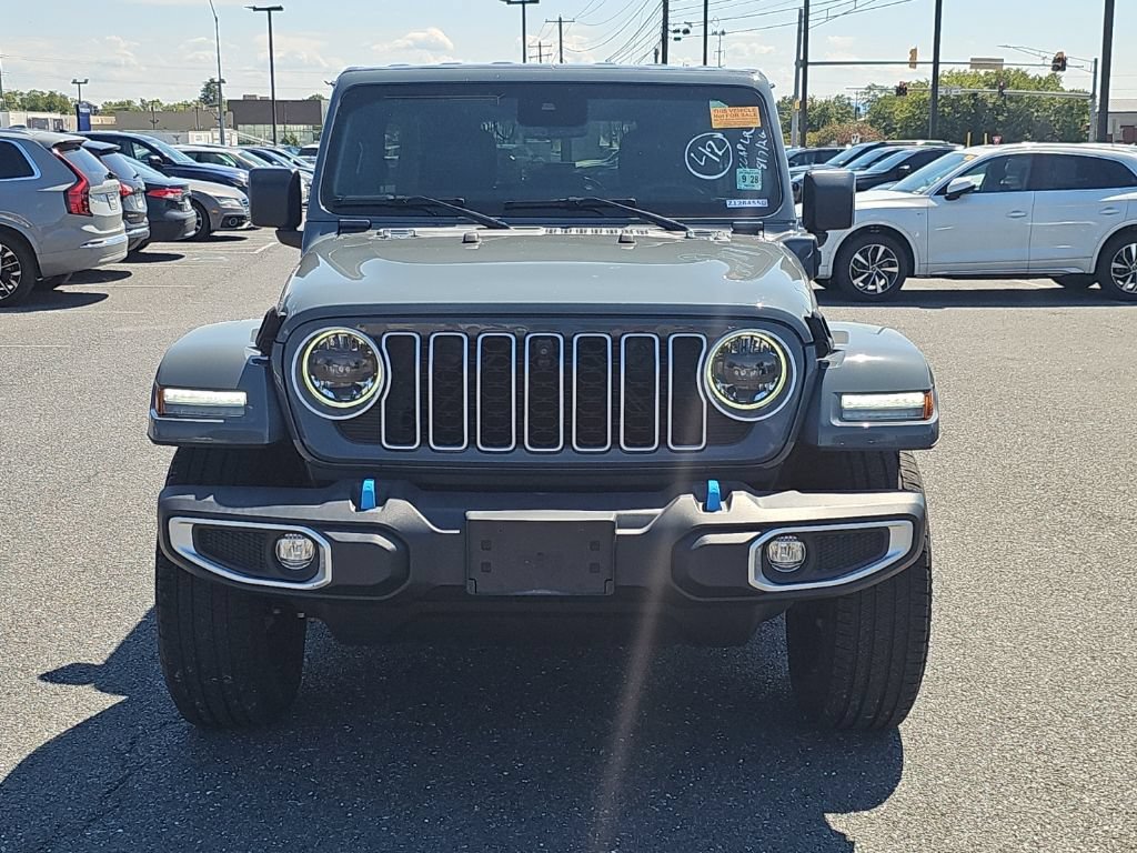Used 2024 Jeep Wrangler Unlimited Sahara w/ Technology Group AWD/4WD image 17
