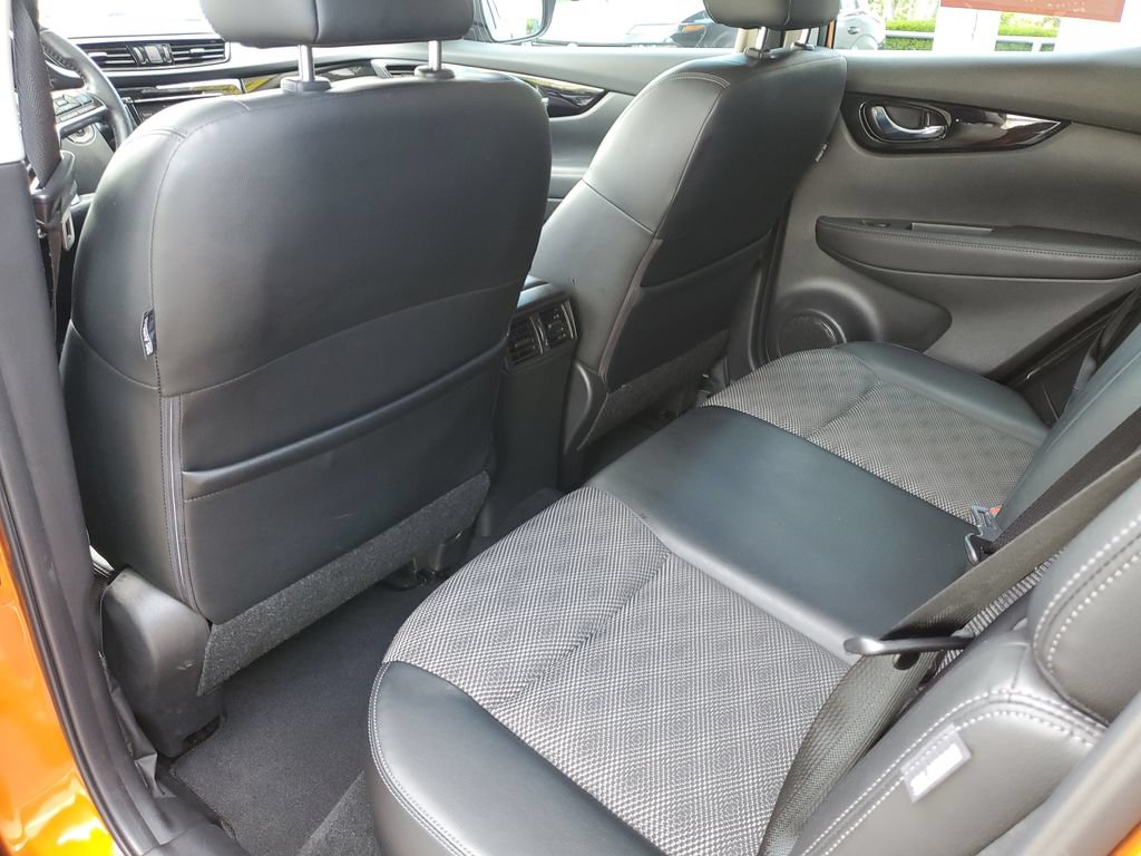 Certified 2022 Nissan Rogue Sport SV w/ Technology Package AWD/4WD image 12