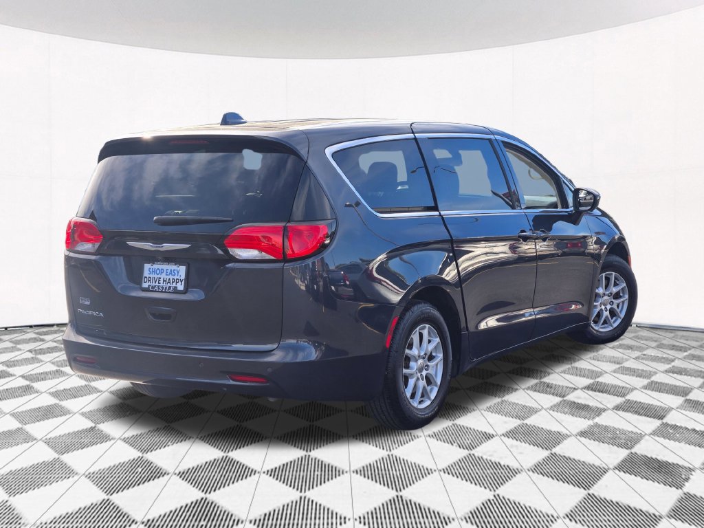 Used 2019 Chrysler Pacifica LX FWD image 14