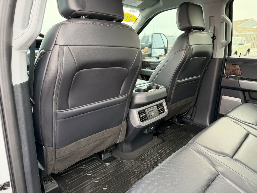Used 2025 Ford F250 Lariat w/ Chrome Package image 43