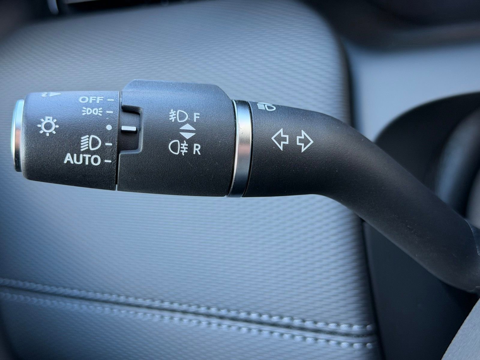 New 2026 Land Rover Discovery Sport Landmark image 14