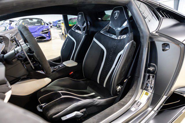 Used 2023 Lamborghini Huracan Tecnica RWD image 35
