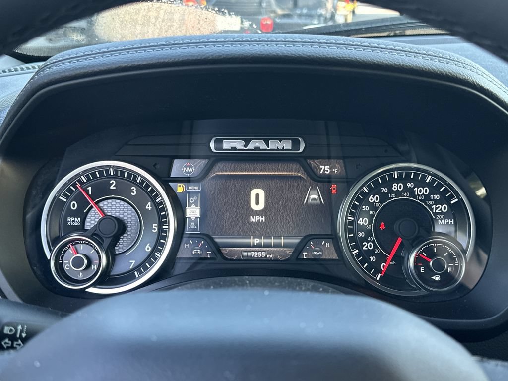 Used 2025 RAM 1500 Laramie AWD/4WD image 13