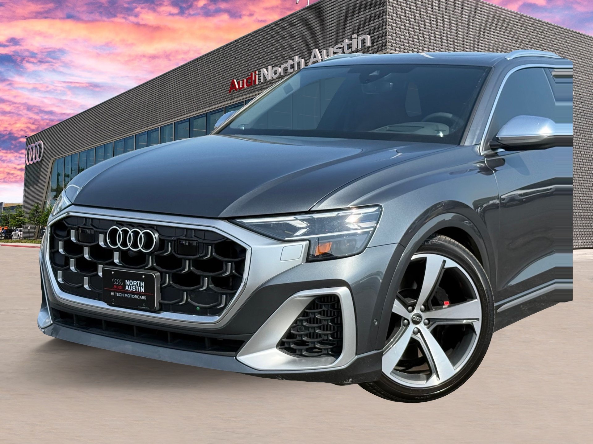 Used 2024 Audi SQ8 Prestige AWD/4WD image 2