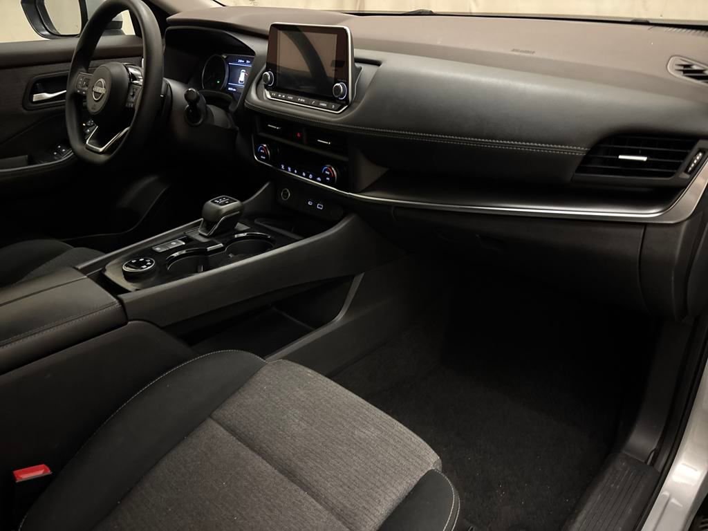 Used 2023 Nissan Rogue SV image 22