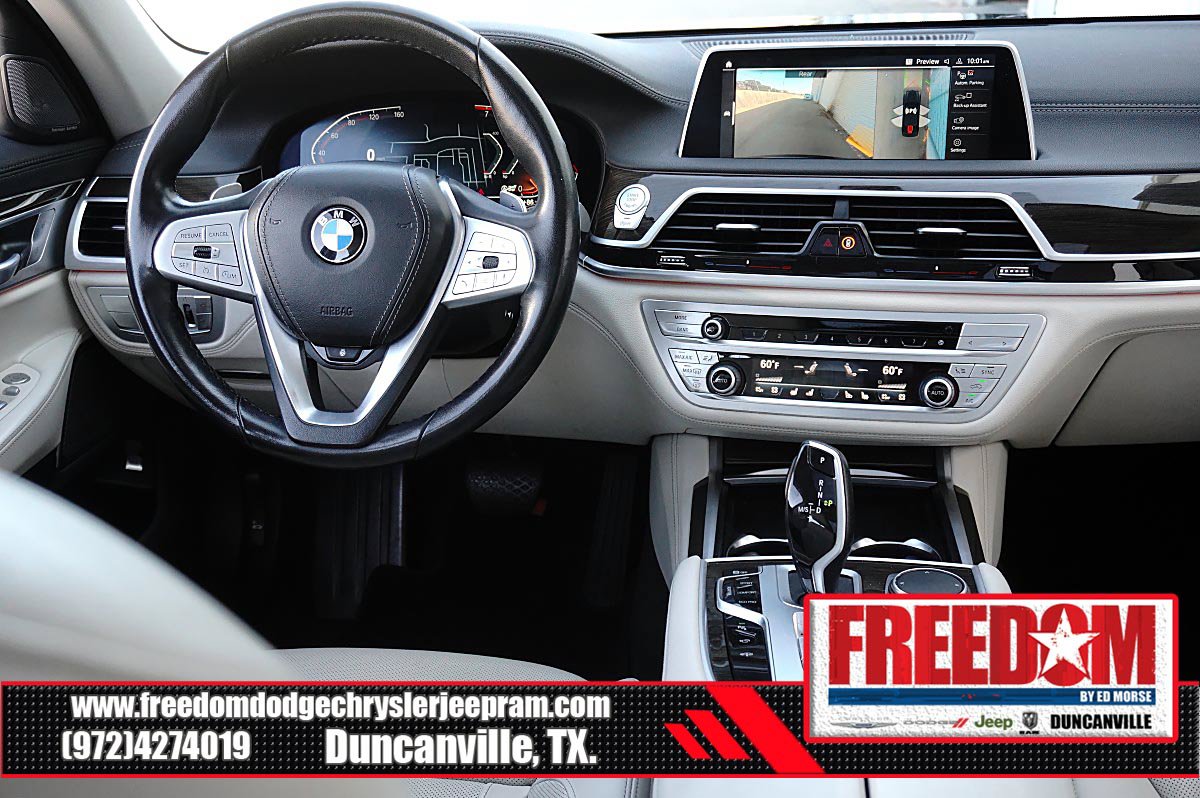 Used 2021 BMW 740i w/ Premium Package RWD image 17