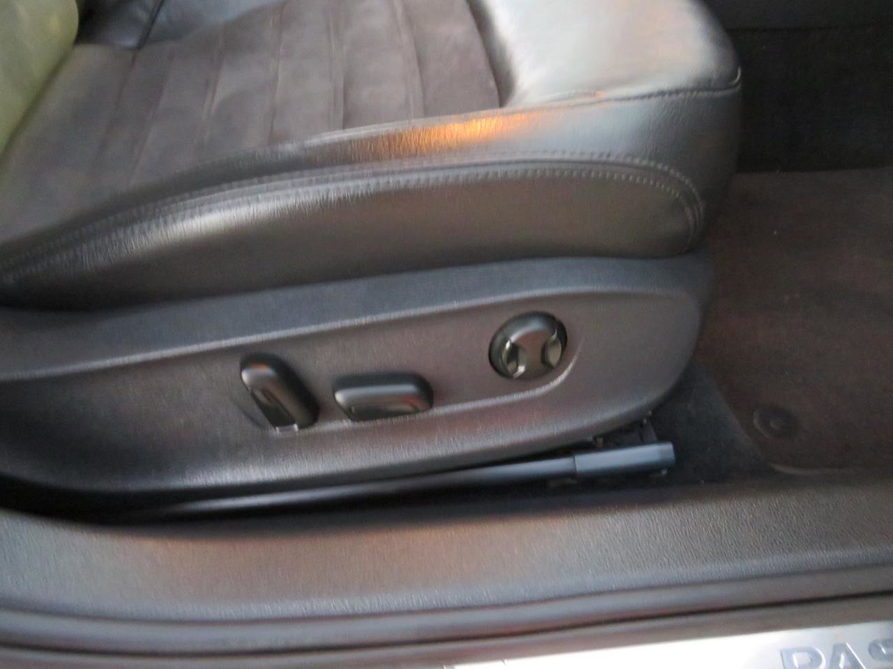 Used 2014 Volkswagen Passat TDI SEL Premium FWD image 23
