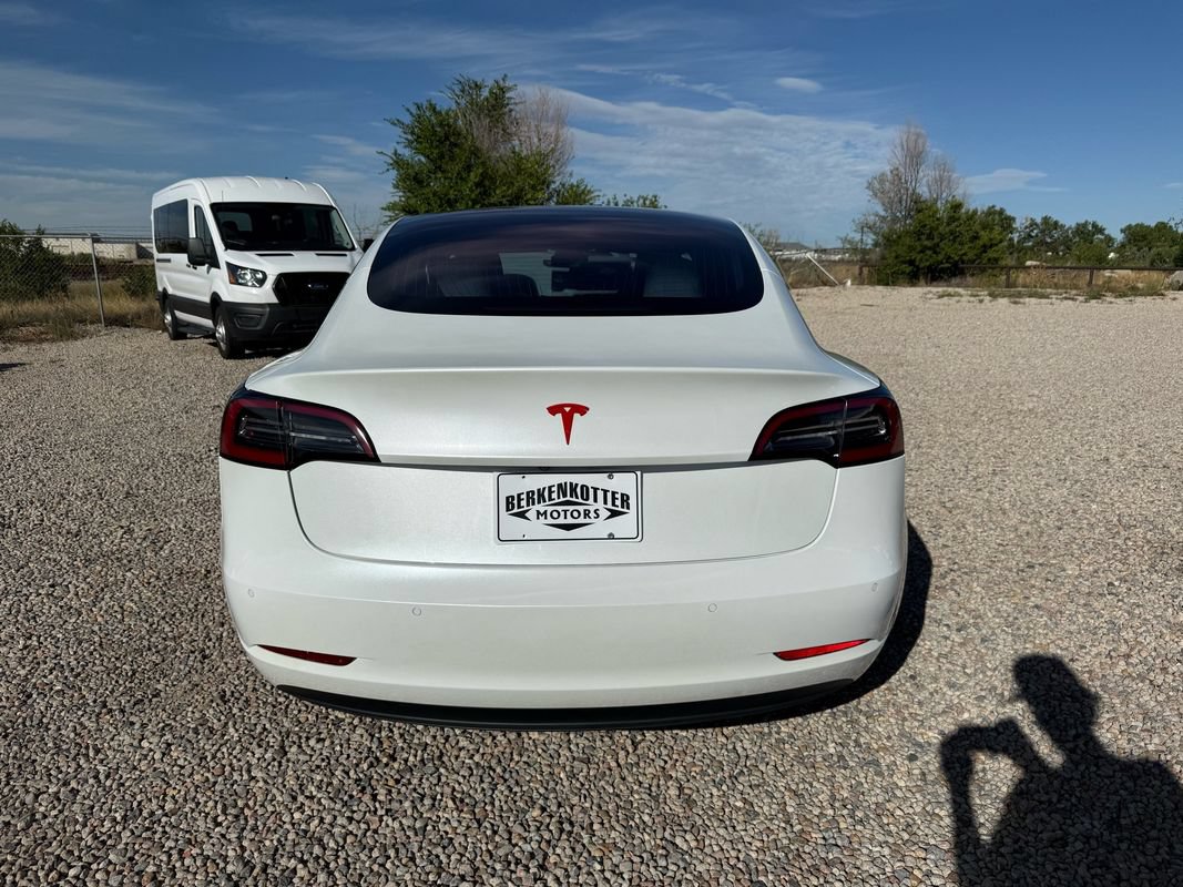 Used 2018 Tesla Model 3 Mid Range RWD image 9