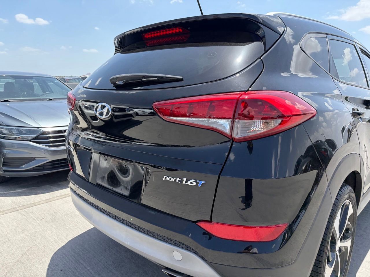 Used 2017 Hyundai Tucson Sport FWD image 4