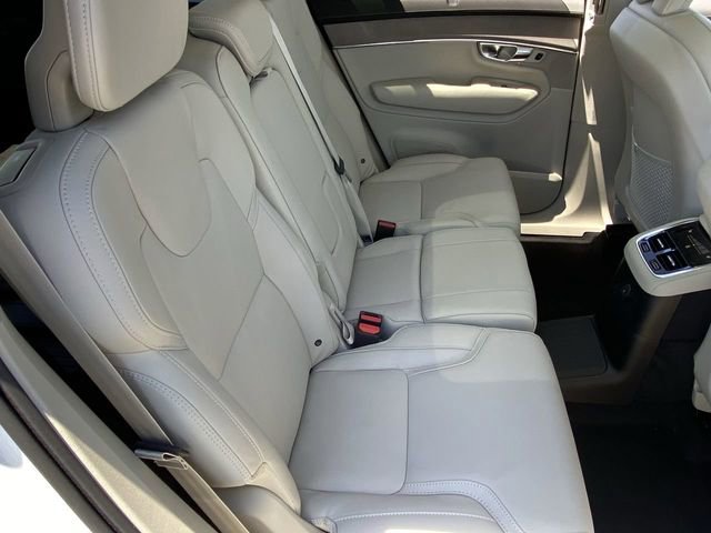 Used 2025 Volvo XC90 T8 Ultra w/ Protection Package Premier image 14