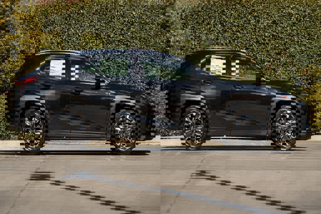 New 2026 Lexus UX 300h FWD image 8