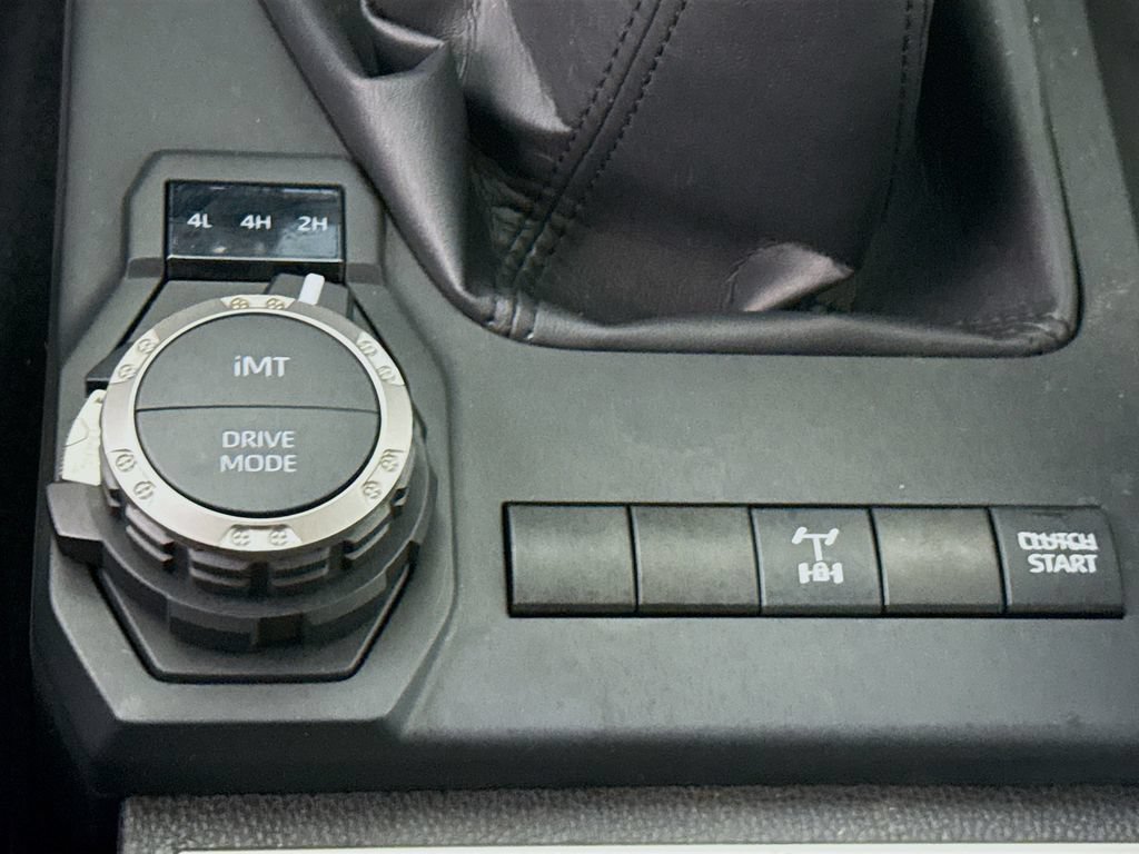Used 2025 Toyota Tacoma TRD Off-Road AWD/4WD image 11