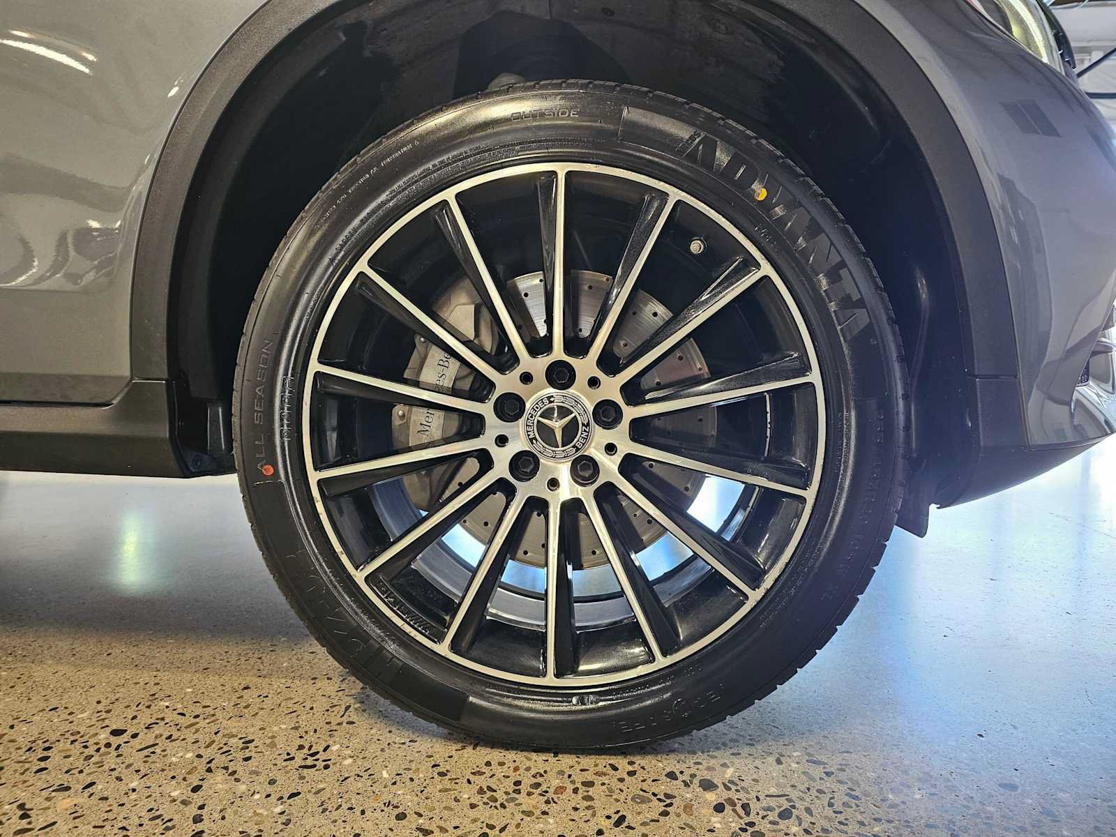 Used 2019 Mercedes-Benz GLC 300 4MATIC image 9