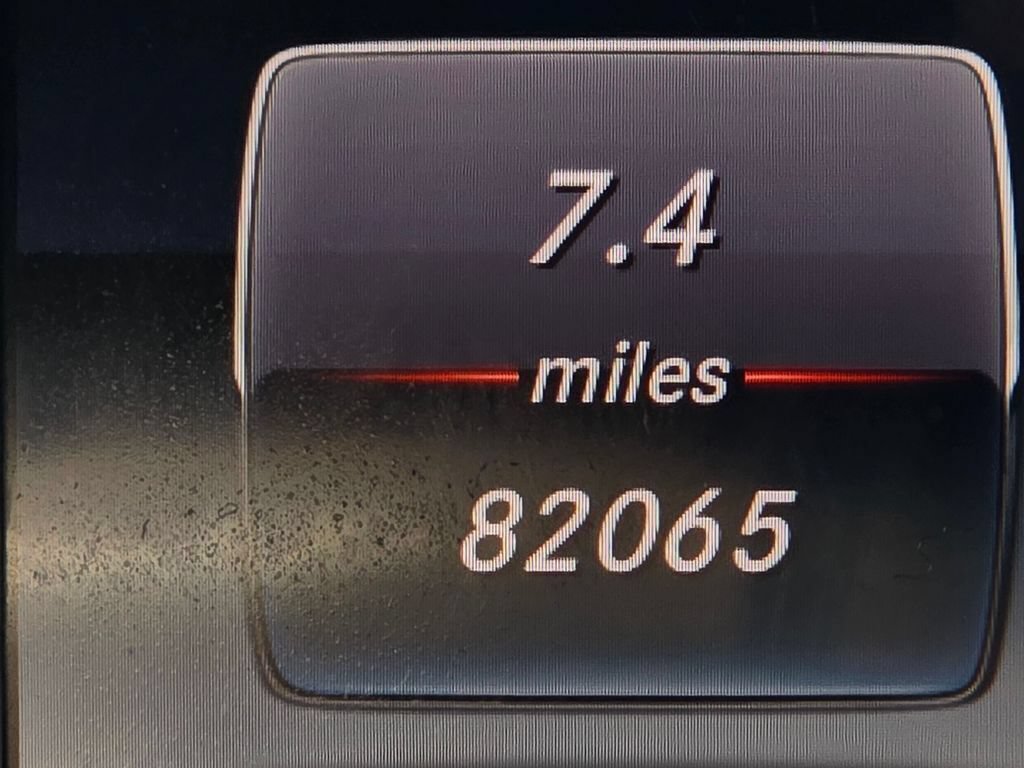 Used 2018 Mercedes-Benz GLC 300 4MATIC image 25