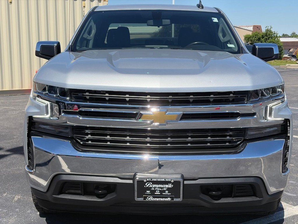 Used 2022 Chevrolet Silverado 1500 LT AWD/4WD image 2