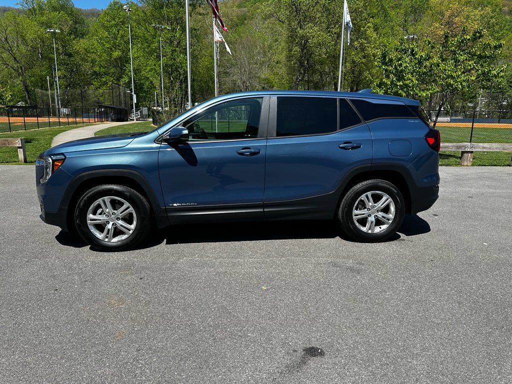 Used 2024 GMC Terrain SLE AWD/4WD image 7