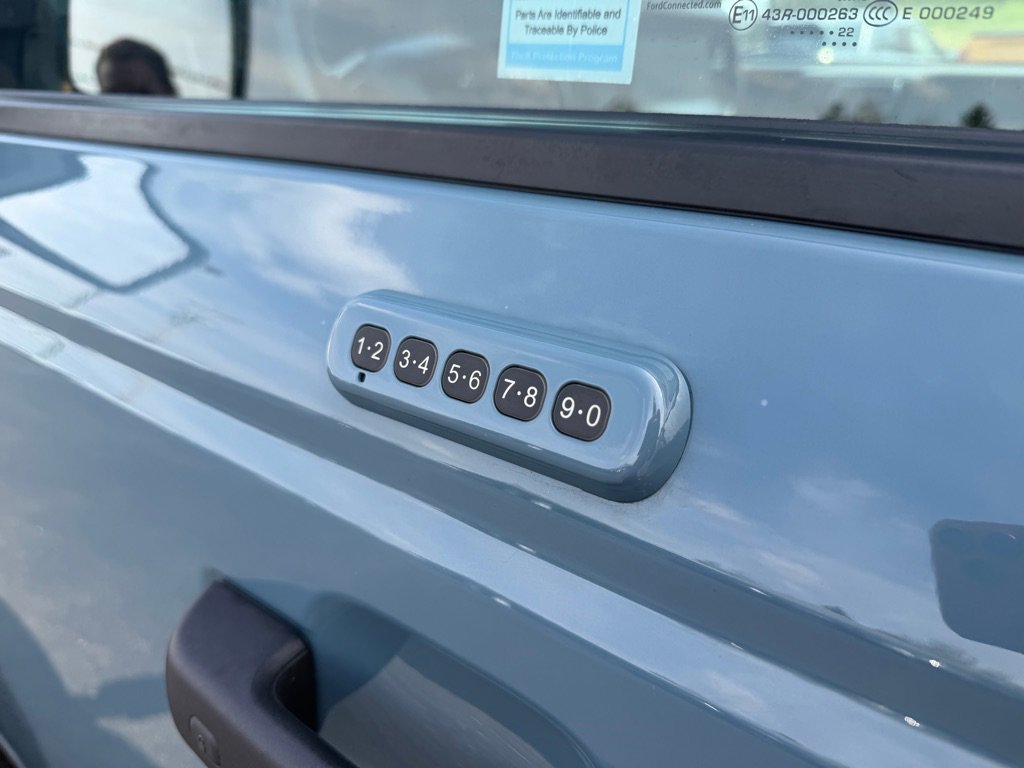 Used 2022 Ford Bronco Black Diamond image 13