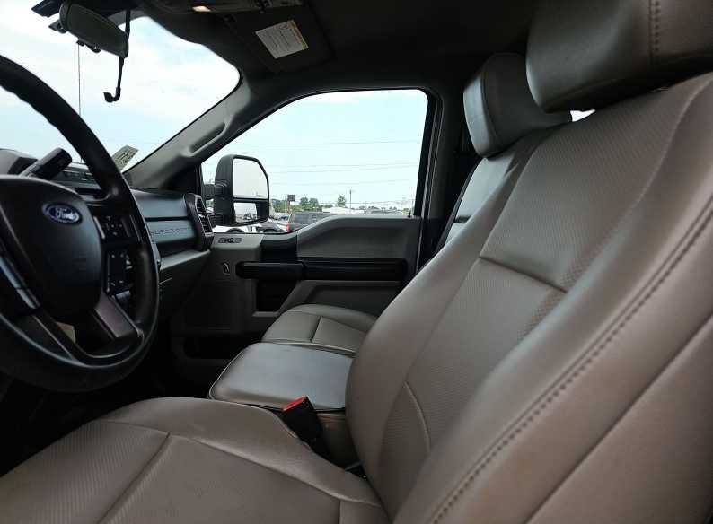 Used 2021 Ford F550 2WD Crew Cab Super Duty image 5