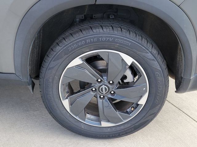Used 2024 Nissan Rogue SV AWD/4WD image 13