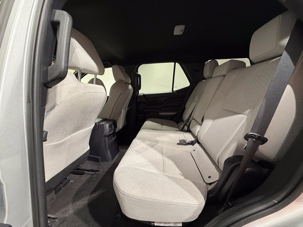 Certified 2025 Toyota 4Runner SR5 AWD/4WD image 18