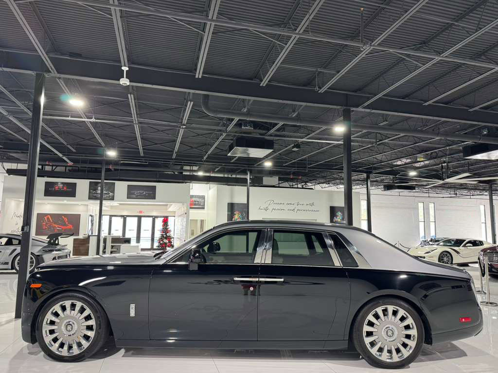 Used 2019 Rolls-Royce Phantom Sedan image 4