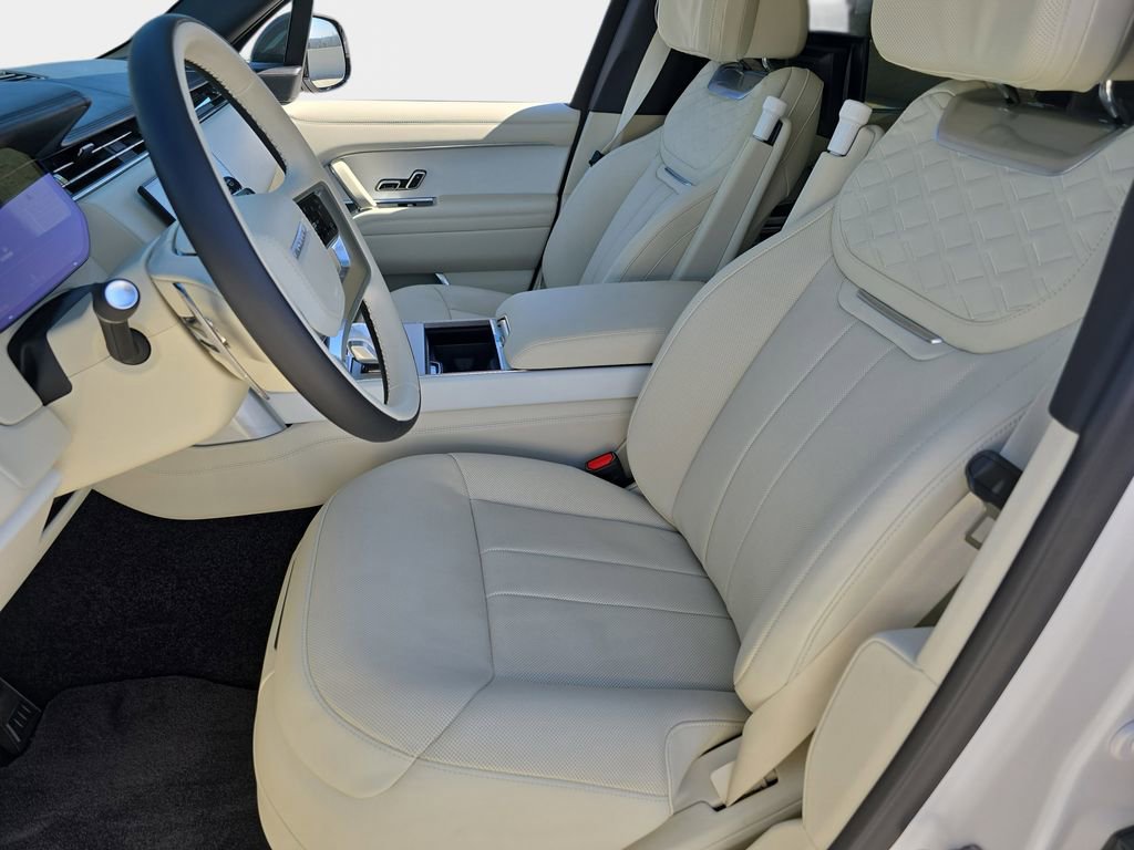 New 2025 Land Rover Range Rover SV image 15