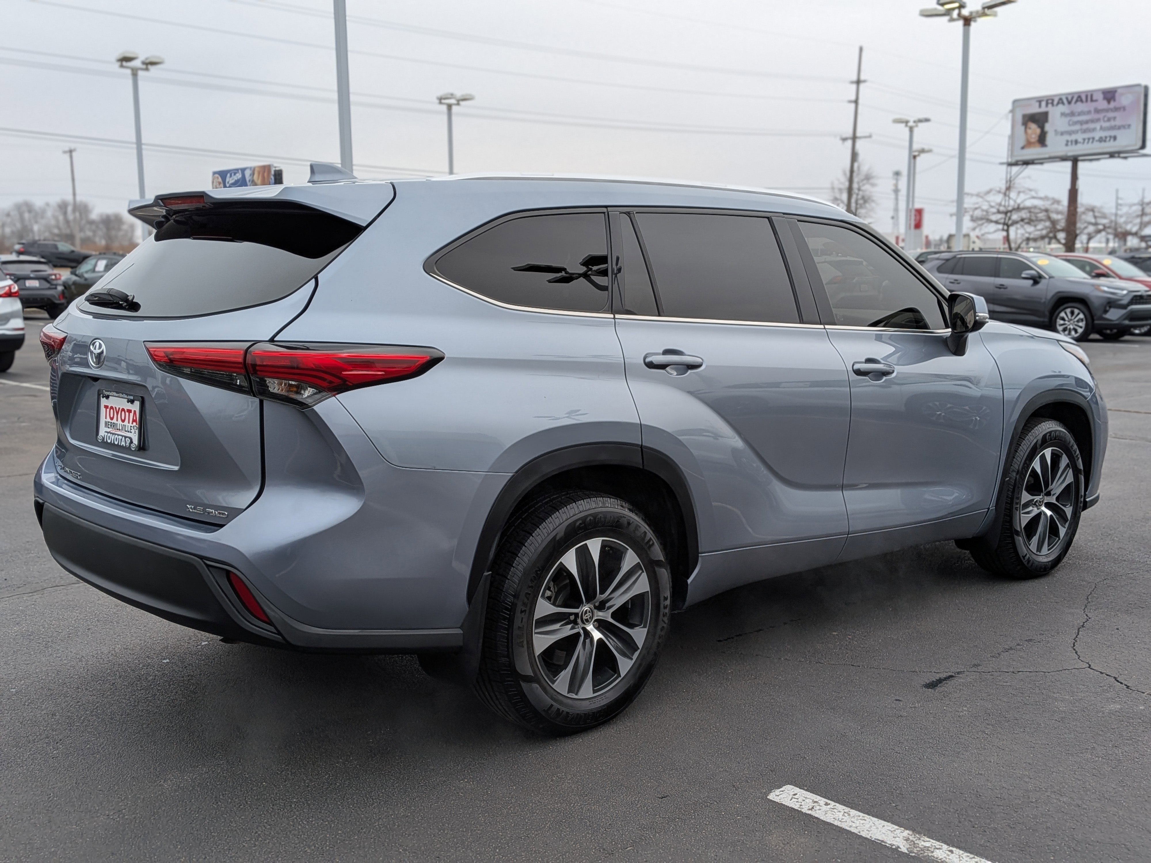 Used 2021 Toyota Highlander XLE image 8