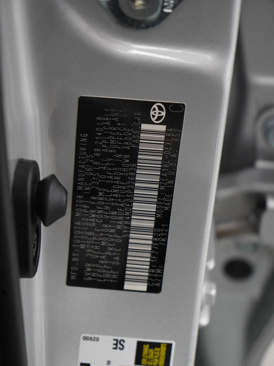 Used 2025 Toyota Corolla LE image 26