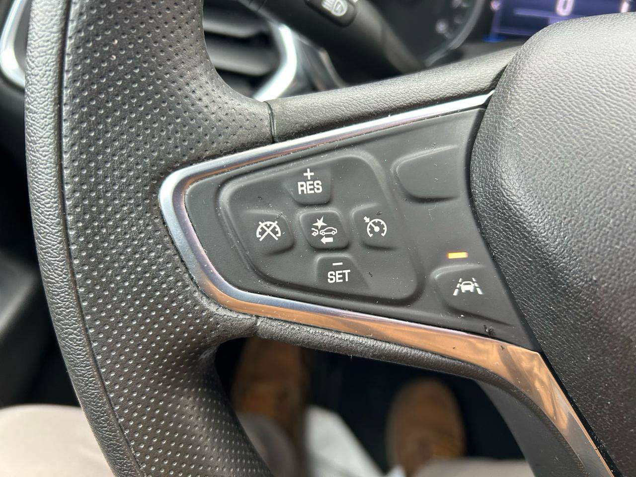 Used 2020 Chevrolet Equinox LT image 18