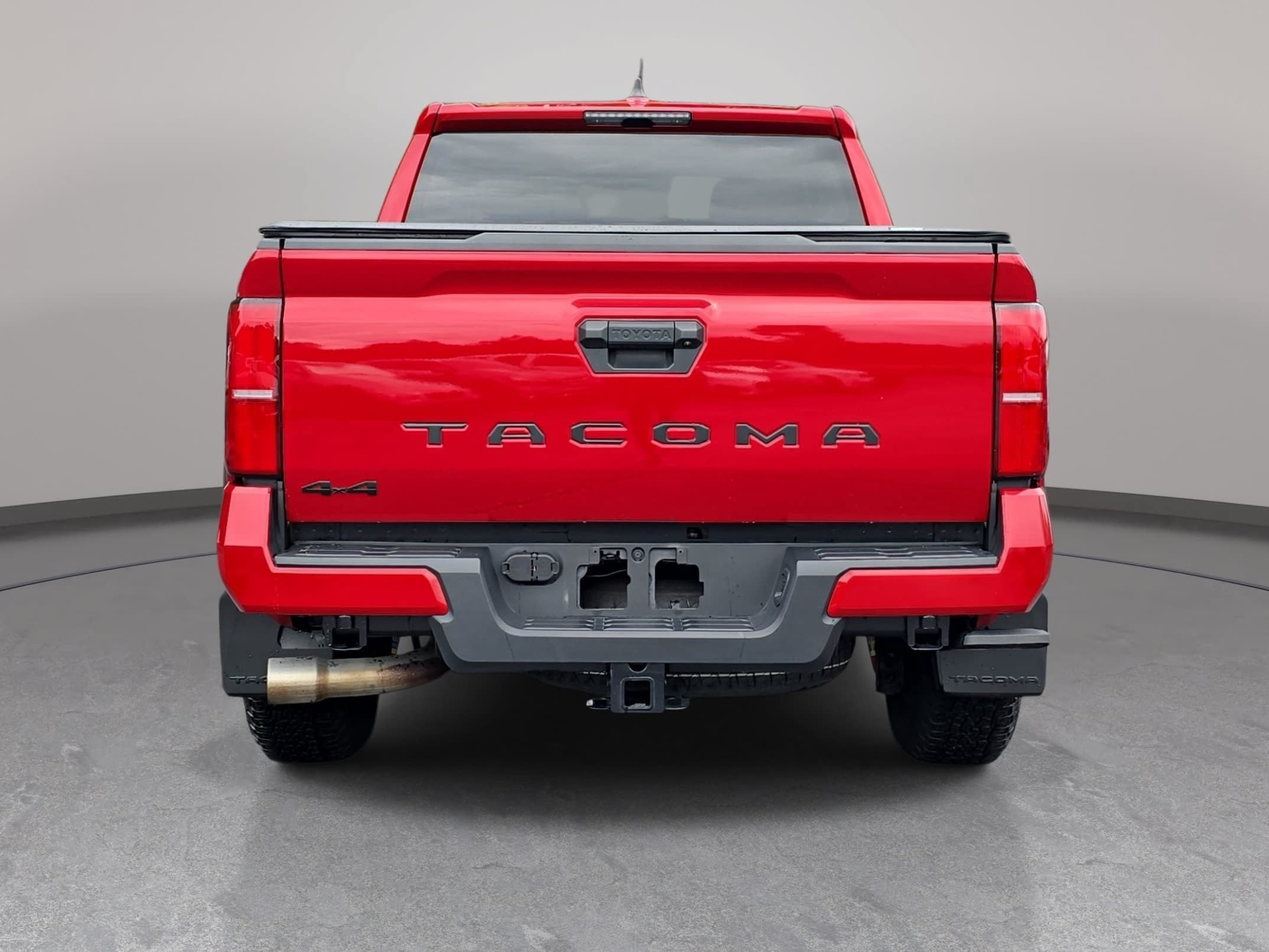 Used 2024 Toyota Tacoma TRD Off-Road AWD/4WD image 6