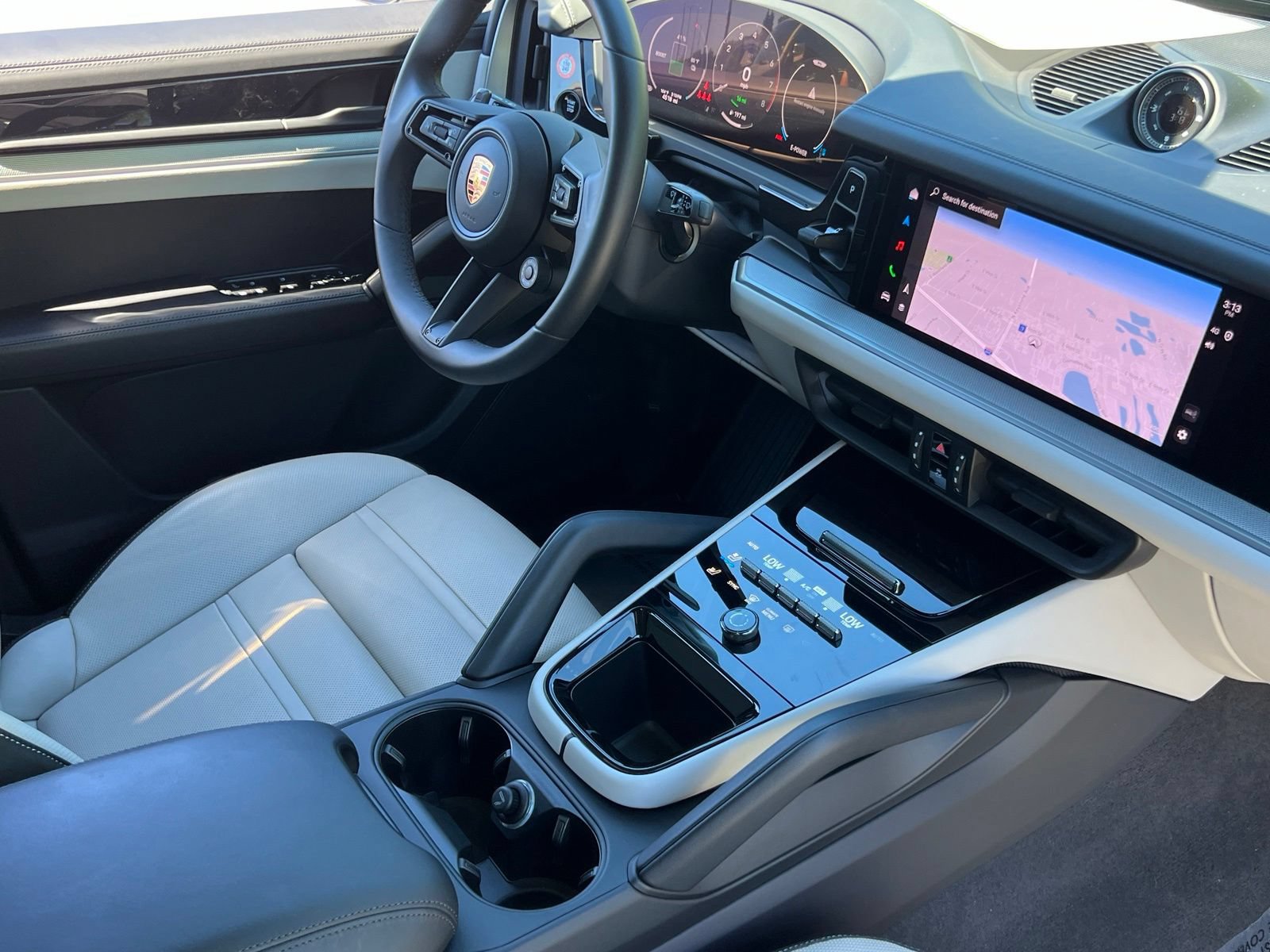 Certified 2025 Porsche Cayenne S AWD/4WD image 16