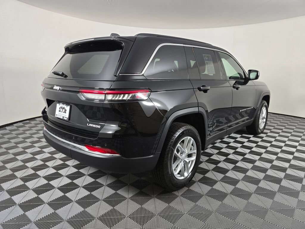 New 2025 Jeep Grand Cherokee Laredo X w/ Trailer Tow Package image 4
