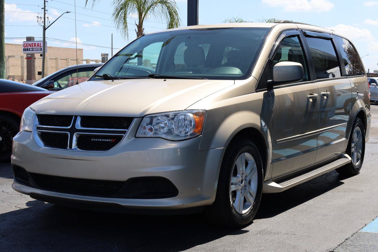 Used 2012 Dodge Grand Caravan SXT FWD image 2