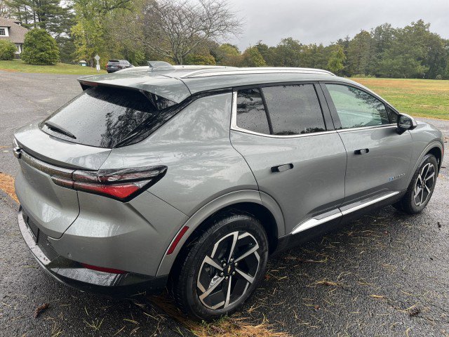Certified 2025 Chevrolet Equinox EV LT w/ Convenience Package image 9