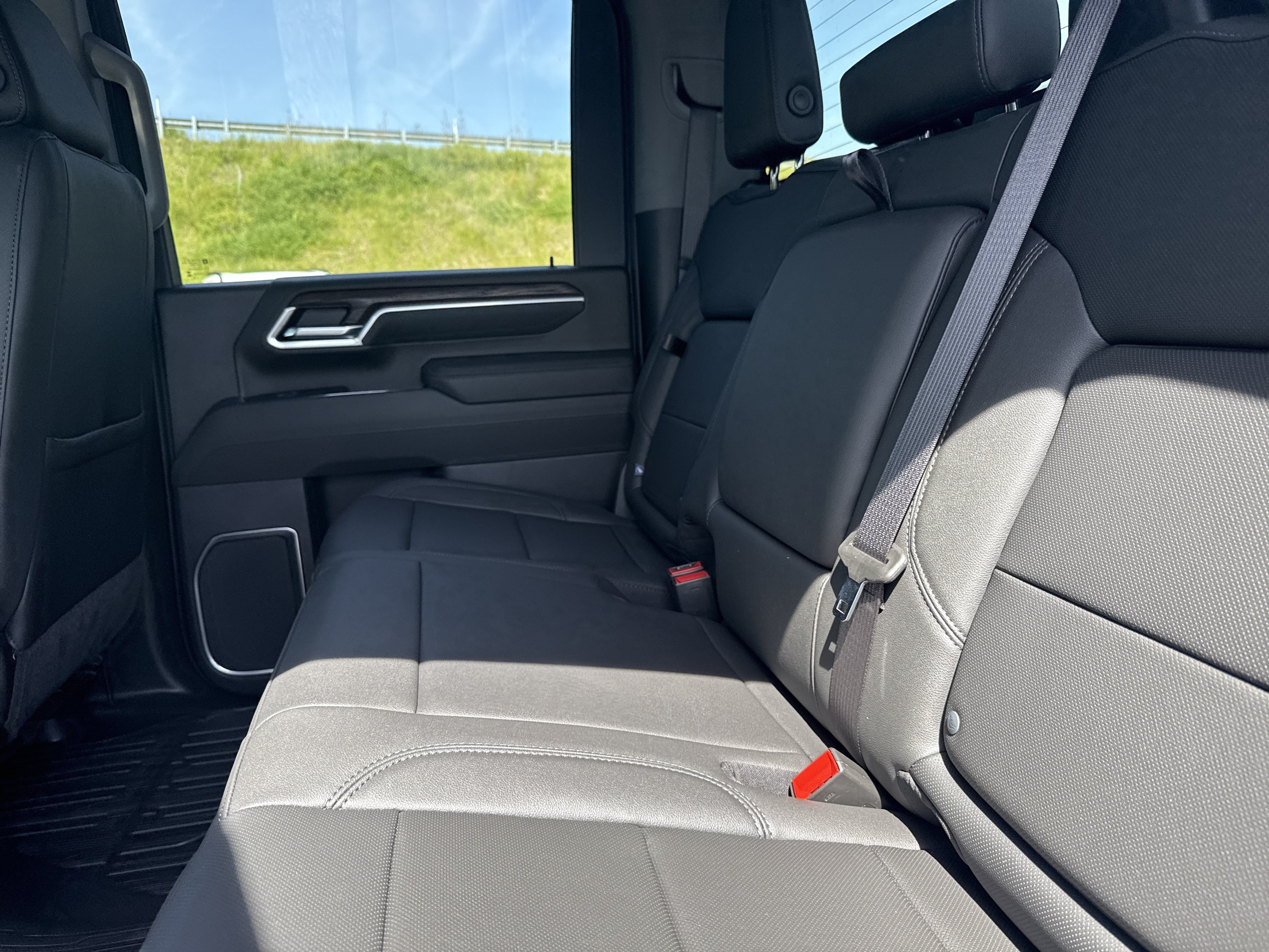 New 2026 GMC Sierra 2500 SLT AWD/4WD image 12