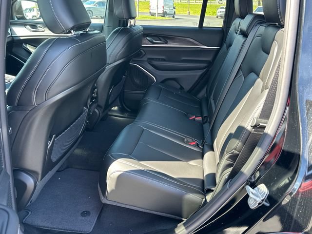 New 2026 Jeep Grand Cherokee Limited AWD/4WD image 13