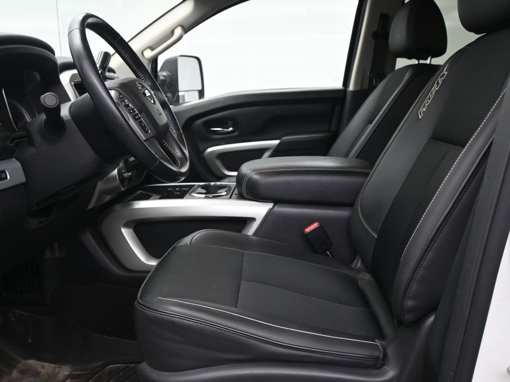 Used 2019 Nissan Titan PRO-4X image 19