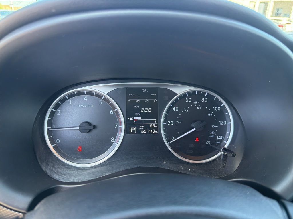 Used 2020 Nissan Kicks S image 14