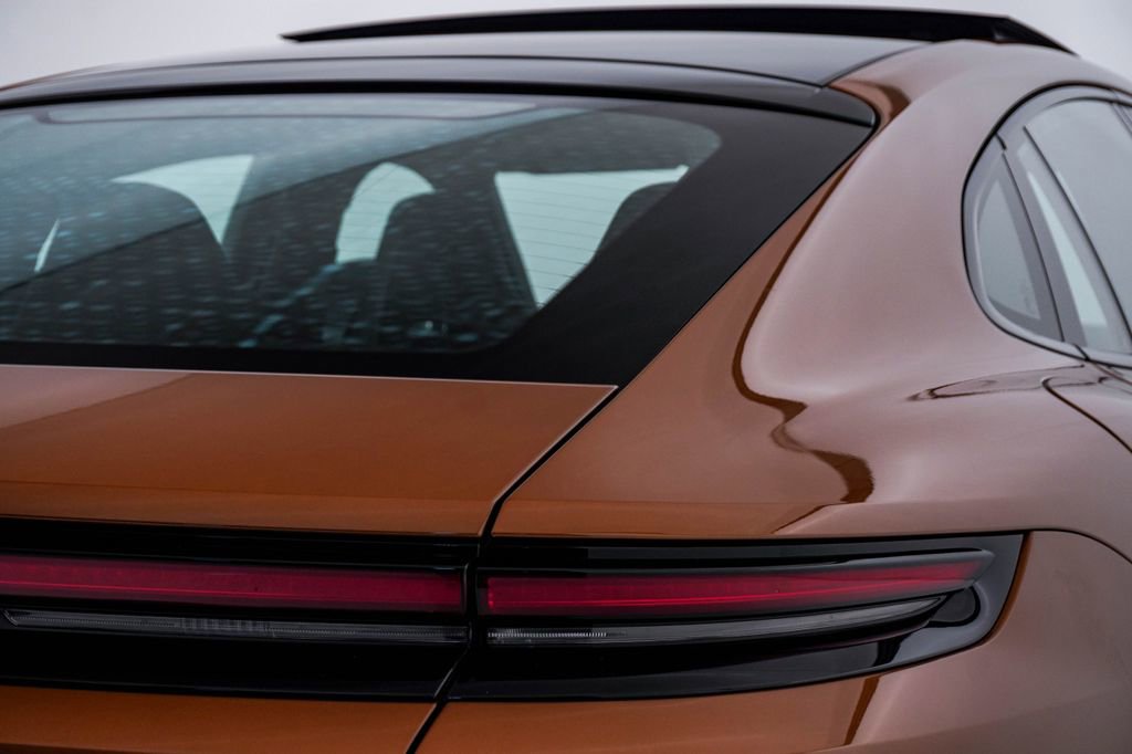 Certified 2025 Porsche Panamera 4 image 12