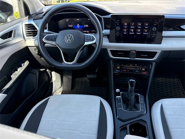 Used 2025 Volkswagen Taos SE image 21