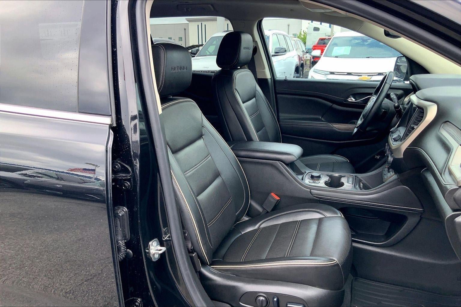 Used 2023 GMC Acadia Denali w/ Trailering Package AWD/4WD image 7