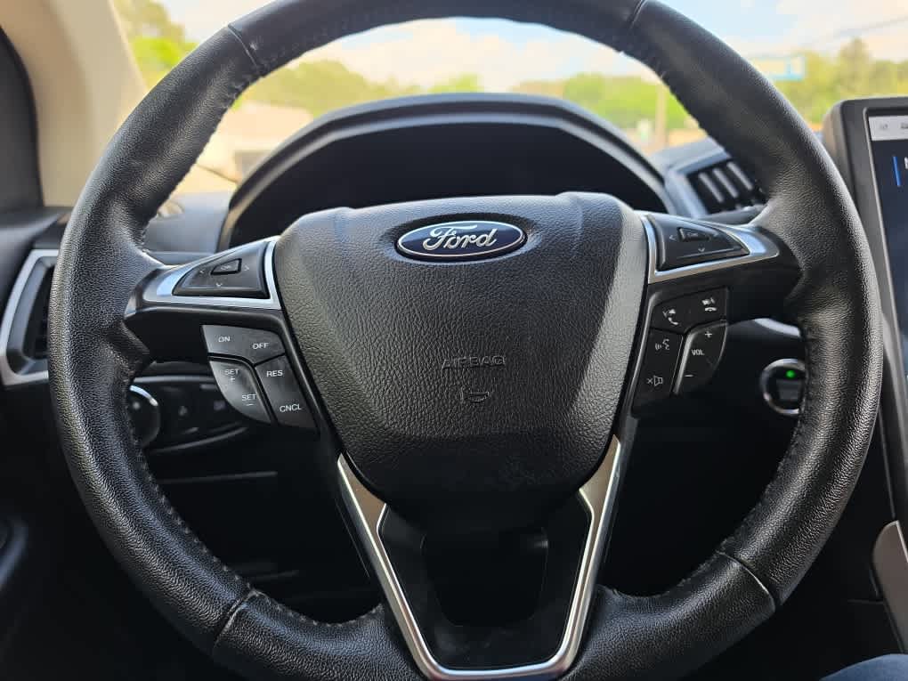 Used 2022 Ford Edge SEL AWD/4WD image 16