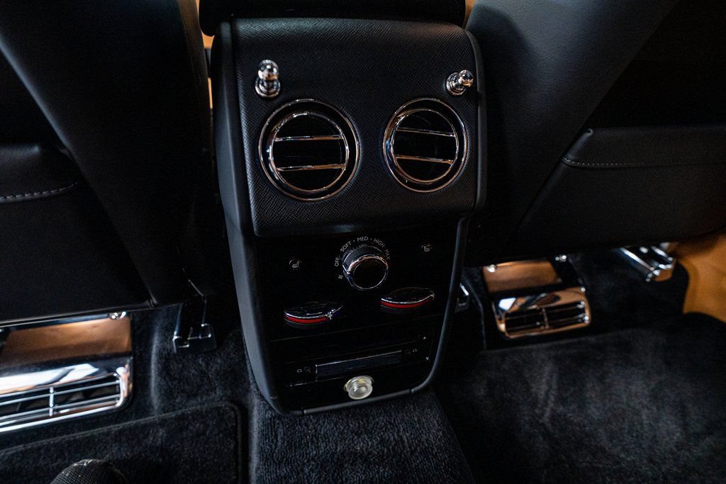 Used 2022 Rolls-Royce Cullinan Black Badge AWD/4WD image 63