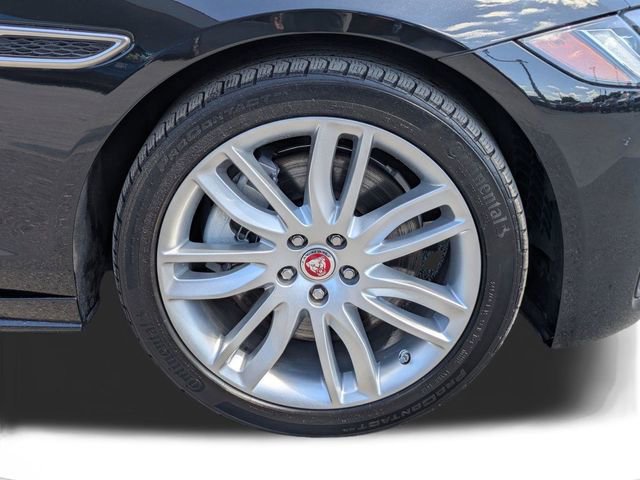 Used 2022 Jaguar XF R-Dynamic SE AWD/4WD image 11