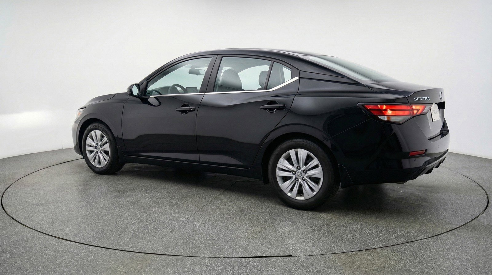 Used 2025 Nissan Sentra S FWD image 6