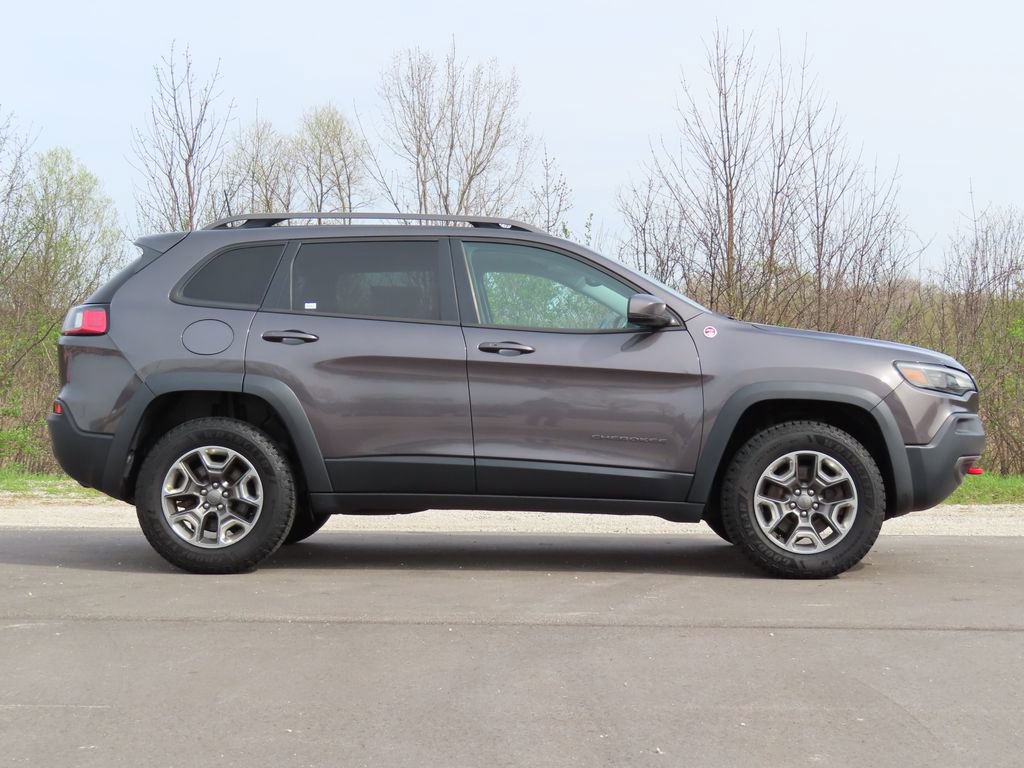 Certified 2019 Jeep Cherokee Trailhawk AWD/4WD image 2