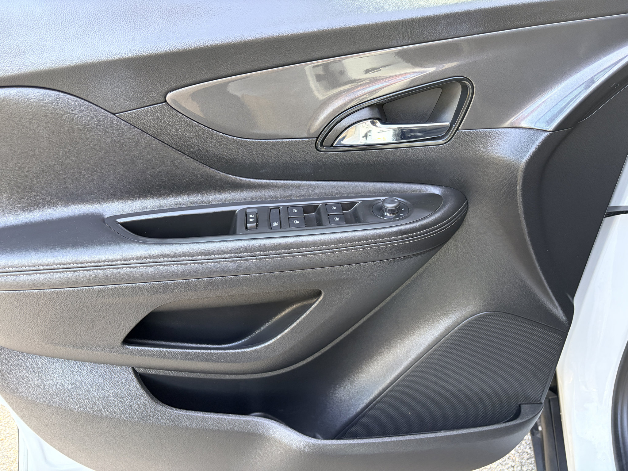 Used 2018 Buick Encore Preferred FWD image 9