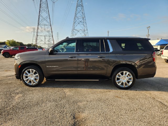 Used 2021 Chevrolet Suburban LT RWD image 4